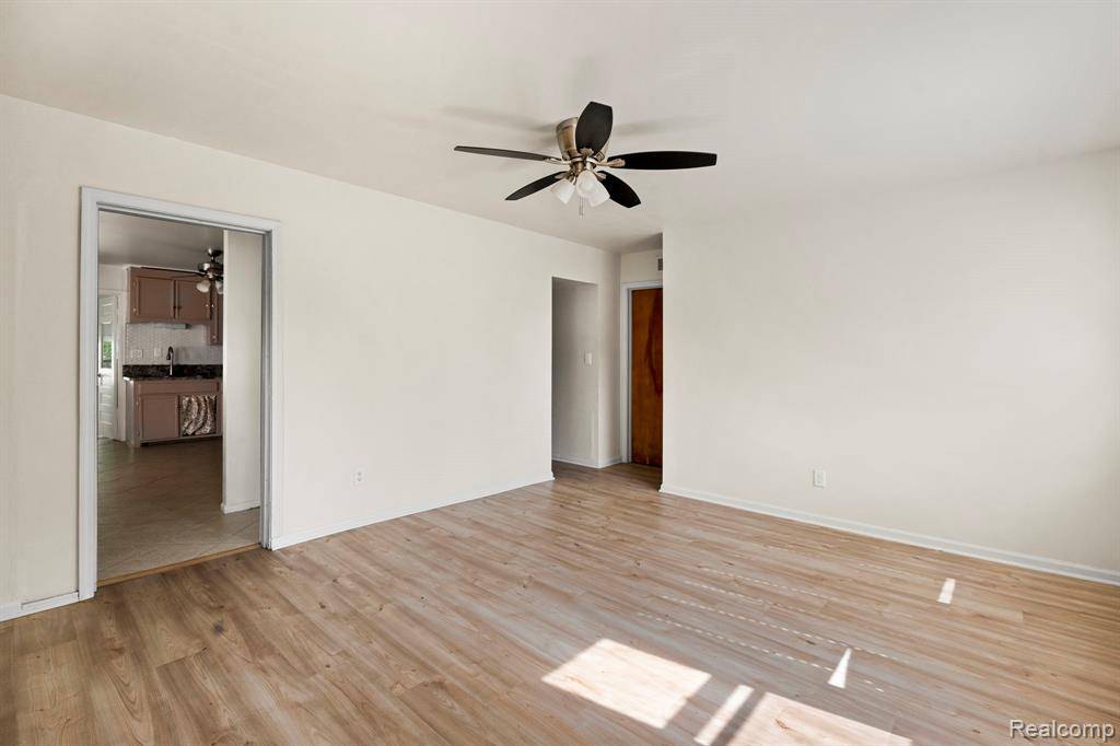 Warren, MI 48091 3169,23808 Beierman Avenue