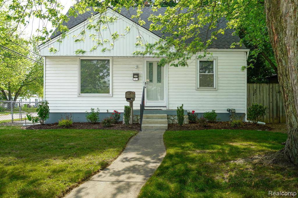 26340 Chippendale Street, Roseville, MI 48066 3576