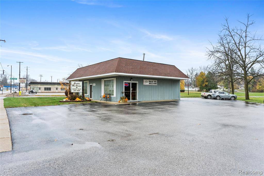 6197 Dixie Highway, Bridgeport, MI 48722 9618