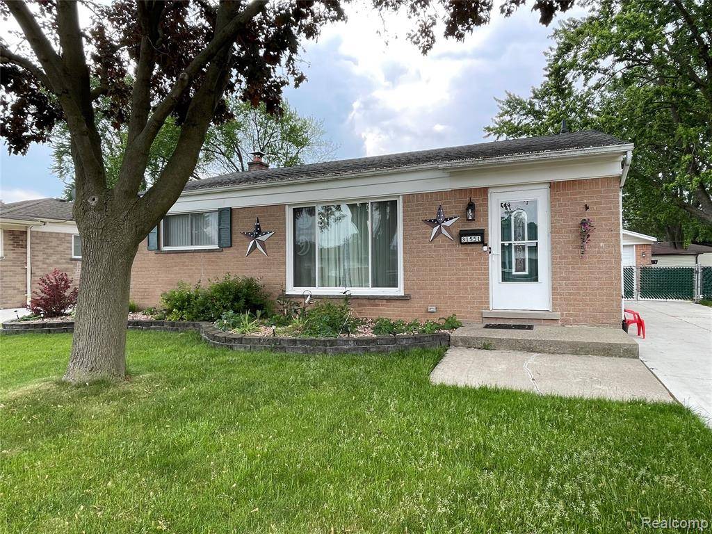 31551 Newport Drive, Warren, MI 48088 1864