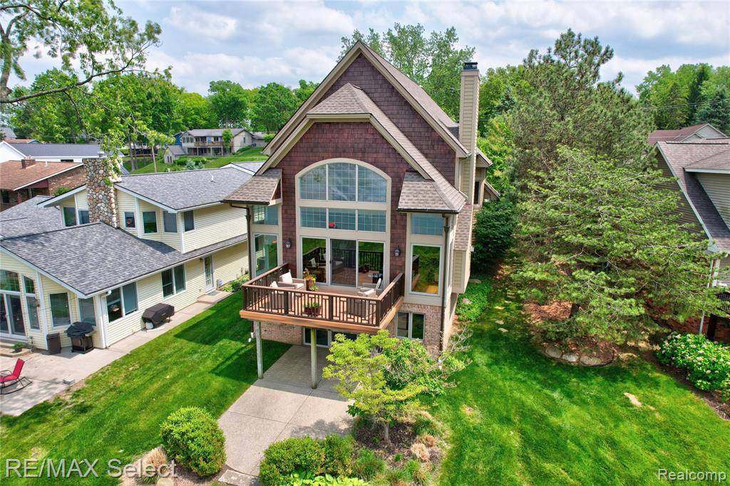 15496 Bealfred Drive, Fenton, MI 48430 1713