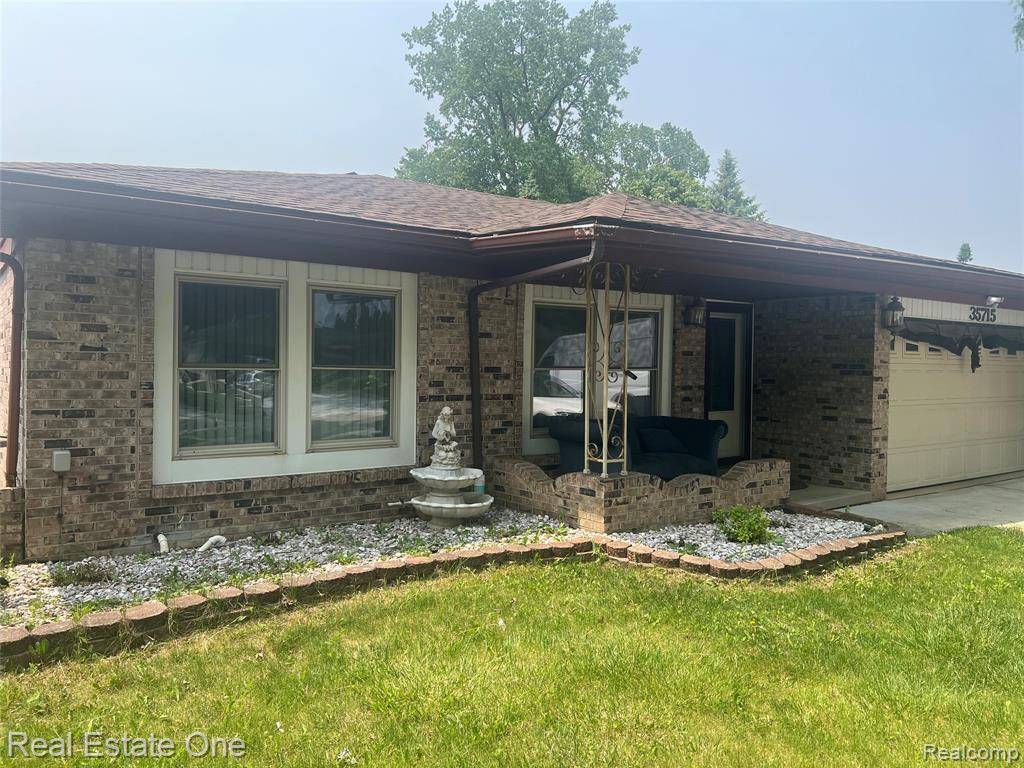 Sterling Heights, MI 48310 4776,35715 Maureen Drive