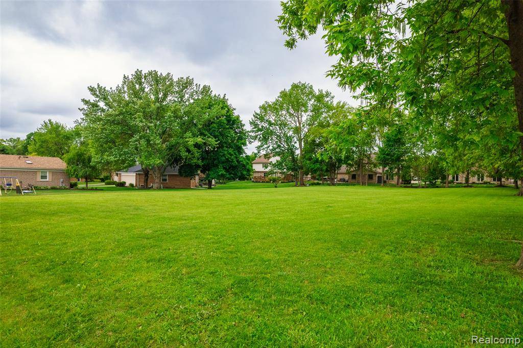 22335 Diamond Court, Farmington Hills, MI 48335 5414