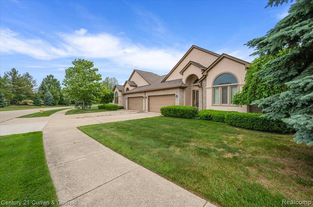 Macomb, MI 48042 5690,52179 Sawmill Creek Drive
