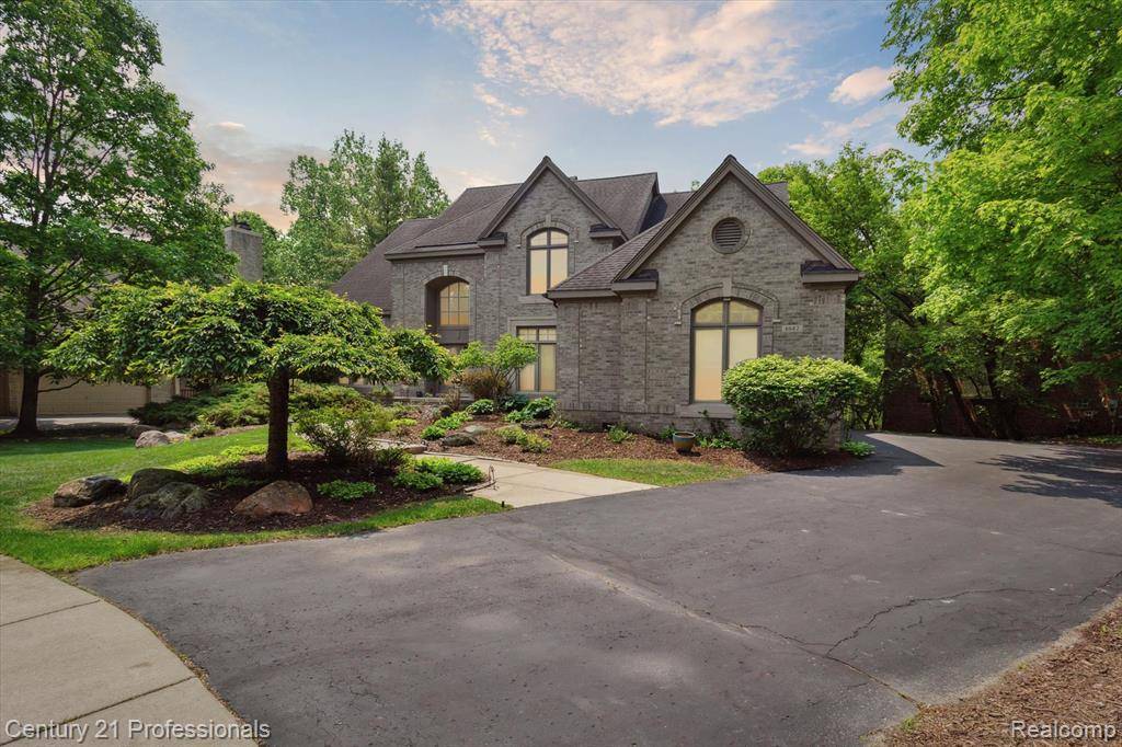 6642 Carlyle Court, West Bloomfield, MI 48322 3027