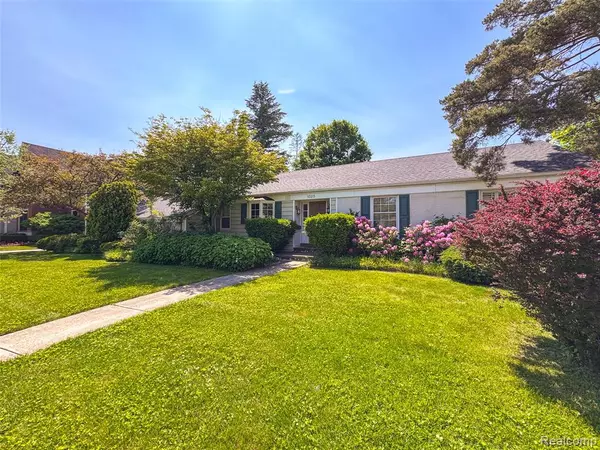 Birmingham, MI 48009 4803,1325 Pilgrim Avenue