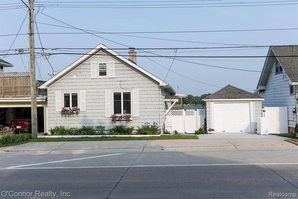 Marysville, MI 48040 1174,105 Gratiot Boulevard