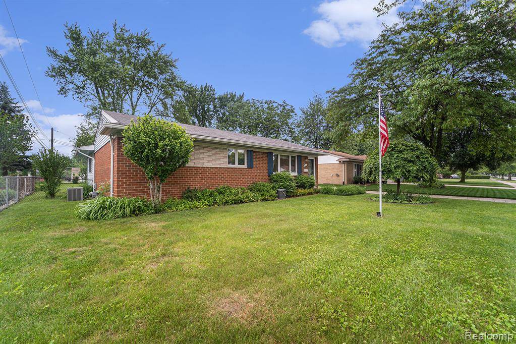 Sterling Heights, MI 48312 1101,8231 Doncaster Drive