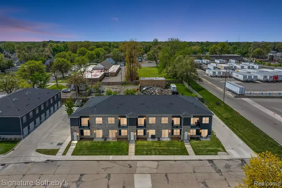 1241 E Woodward Heights Boulevard, Hazel Park, MI 48030 1557
