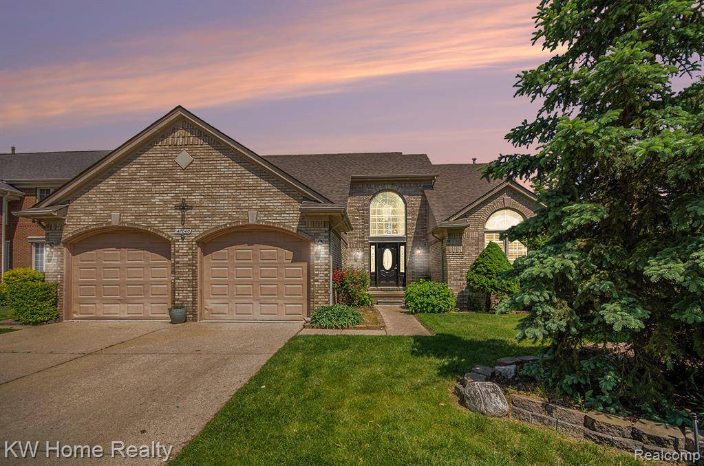 47040 W Wayford Drive, Shelby Twp, MI 48315 4843