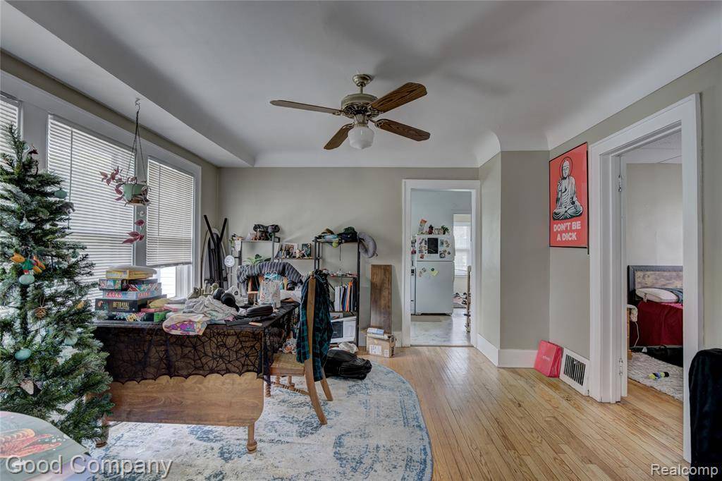 Royal Oak, MI 48067 4235,129 CURRY Avenue