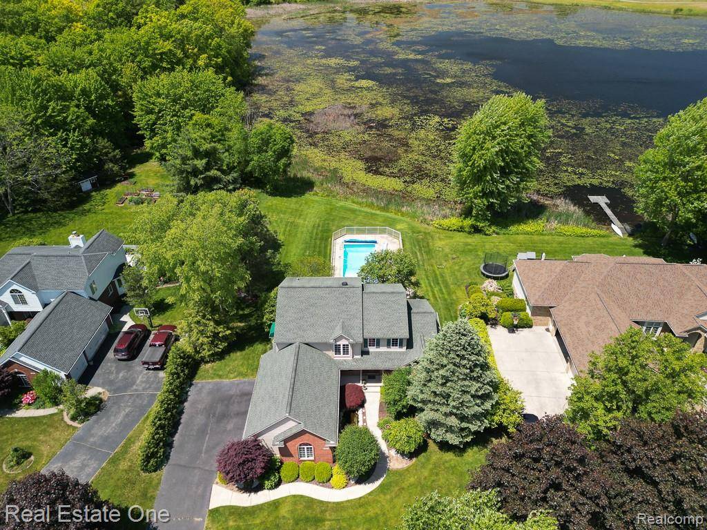 Lake Orion, MI 48362 2297,468 Orchard Ridge Drive