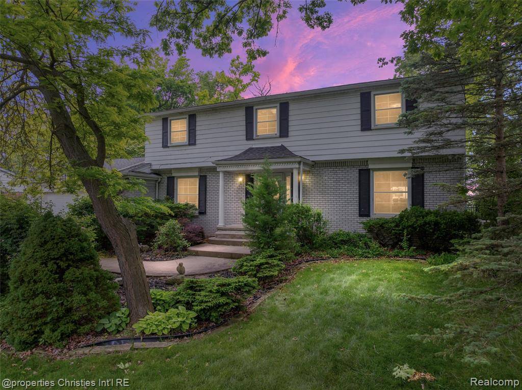 Waterford, MI 48329 2569,3379 Wormer Drive
