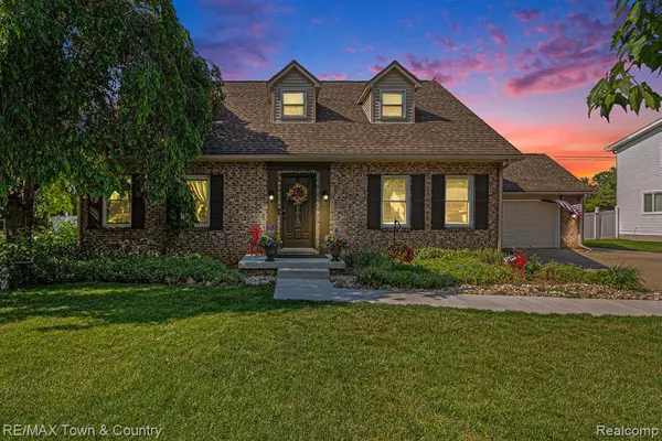 813 Birchwood Drive, Flushing, MI 48433 1372