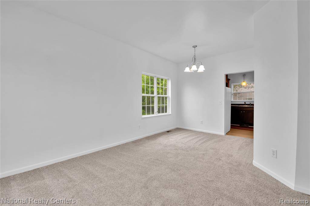 Westland, MI 48186 9309,38170 Palmateer Road