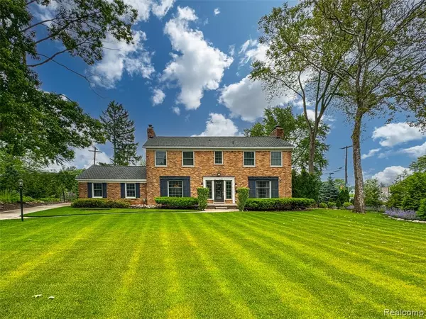 100 Overhill Road, Bloomfield Hills, MI 48301 2558