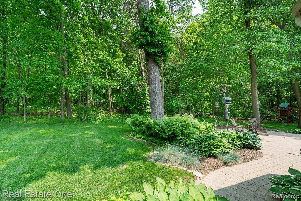 Rochester Hills, MI 48307 5924,730 WOODFIELD Way