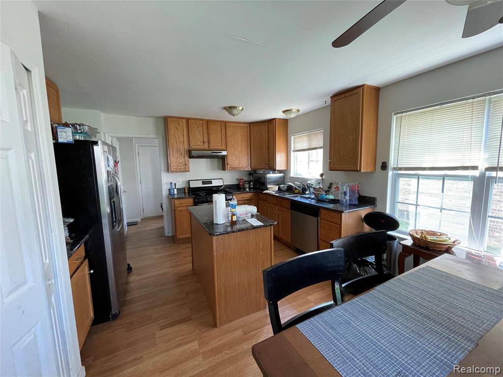 Canton, MI 48188 7216,4134 STRATHMORE Lane