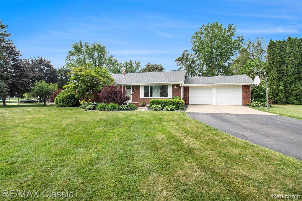 38 Meadowview Drive, Howell, MI 48843 8606