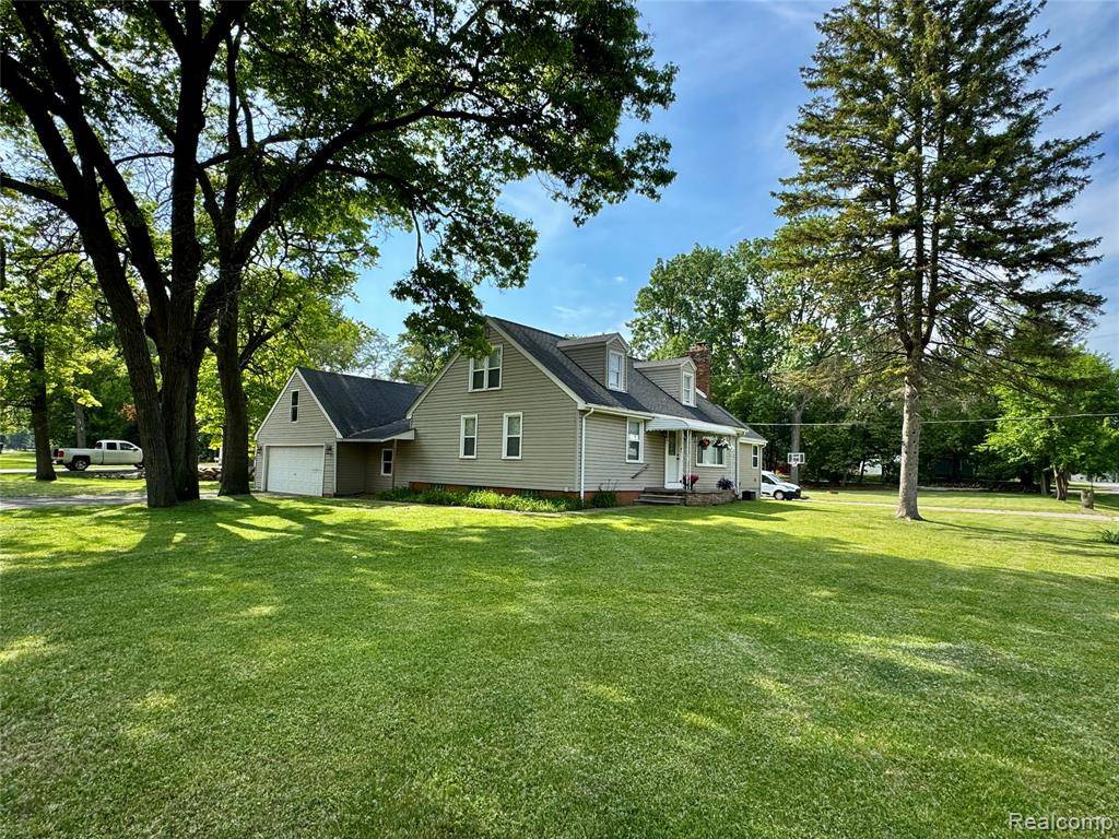 300 Plumstead Road, Waterford, MI 48327 2652