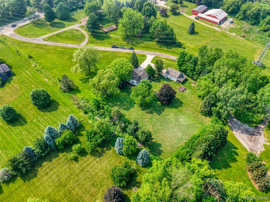 South Lyon, MI 48178 8913,56901 Appaloosa Lane