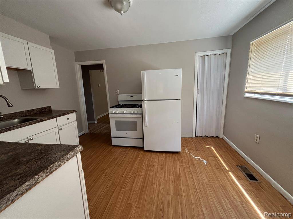 Eastpointe, MI 48021 1851,23799 BRITTANY Avenue