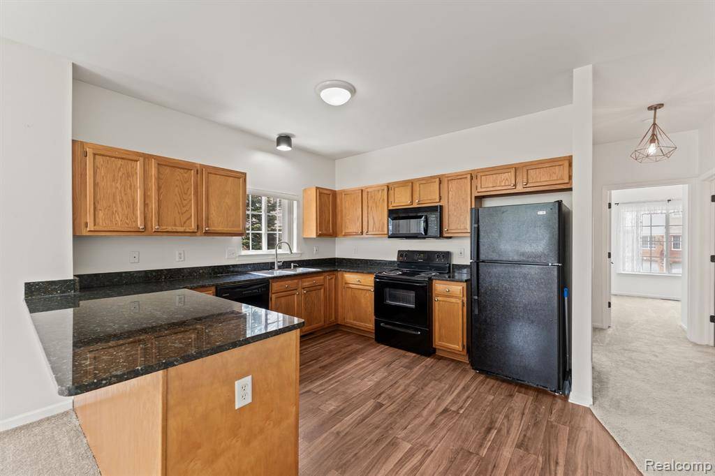 Walled Lake, MI 48390 2149,1474 Crimson Way