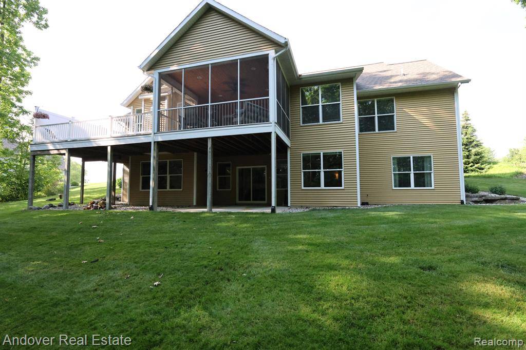 528 Stonehenge Drive, Update, MI 49418 3370