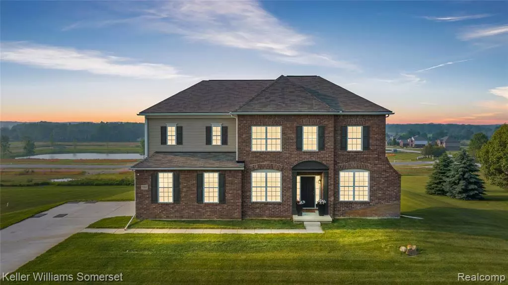 Almont, MI 48003 8940,7305 HILLSIDE