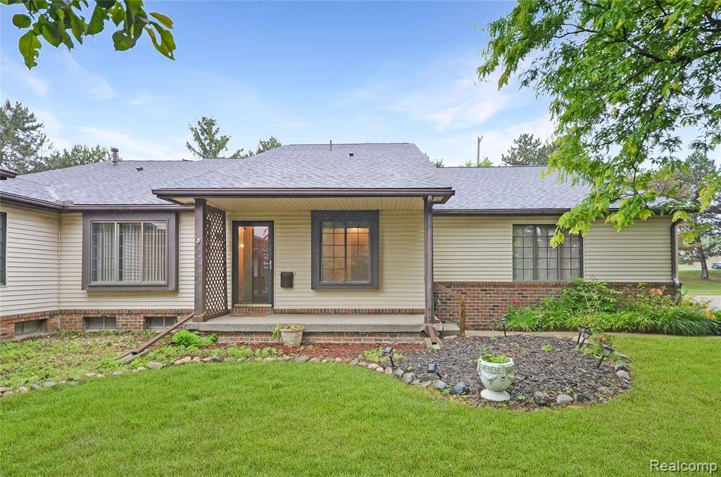 Grand Blanc, MI 48439 4261,5007 Sandalwood Drive