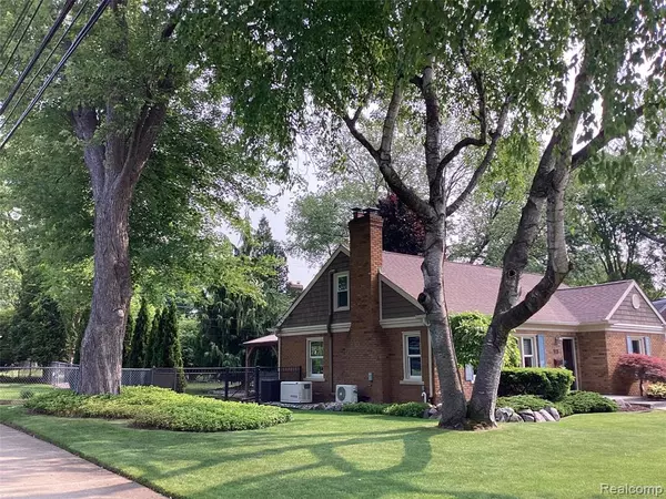 Rochester, MI 48307 1539,125 Maywood Avenue