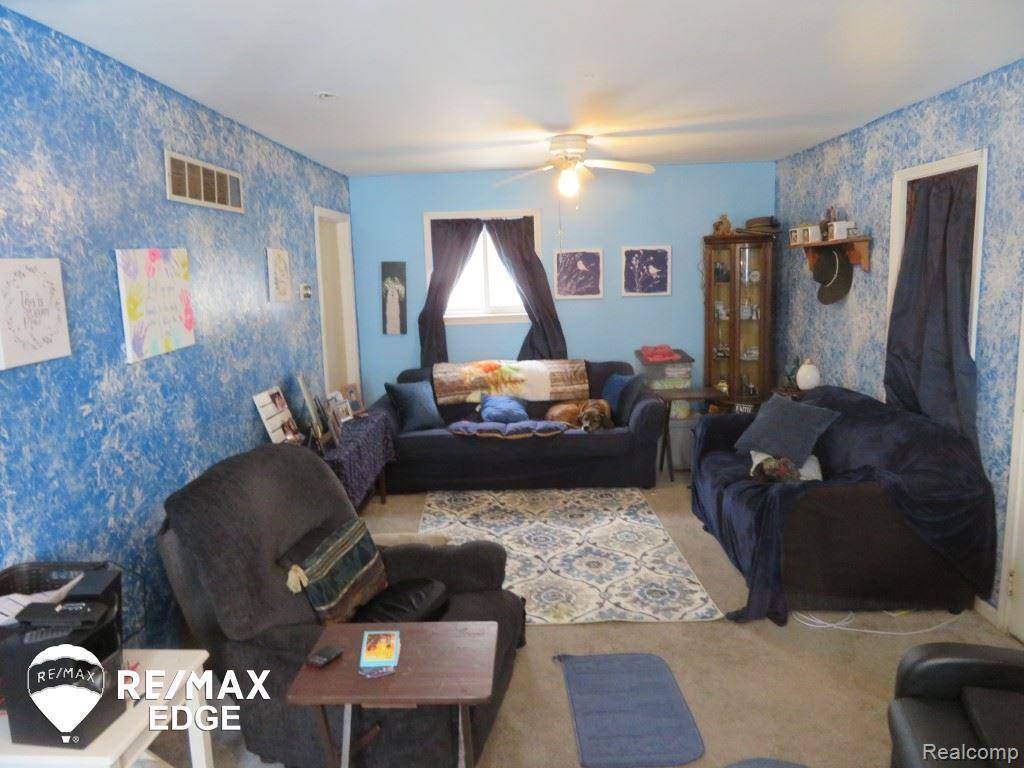 Flint, MI 48507 2742,426 Dell Avenue