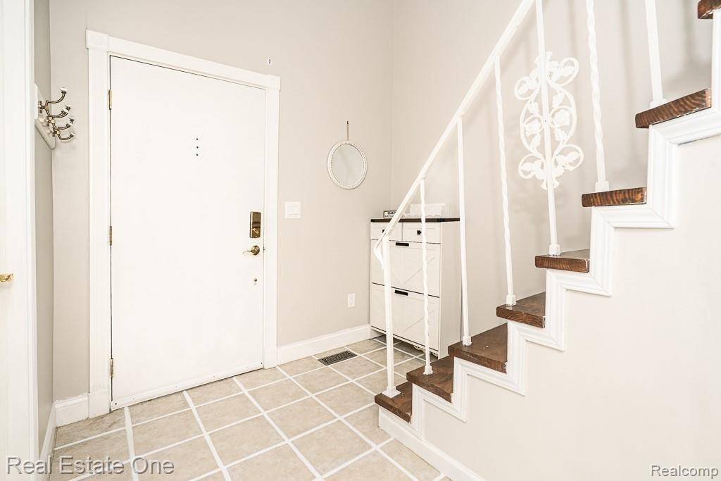 Rochester Hills, MI 48309 2015,104 Manor Way