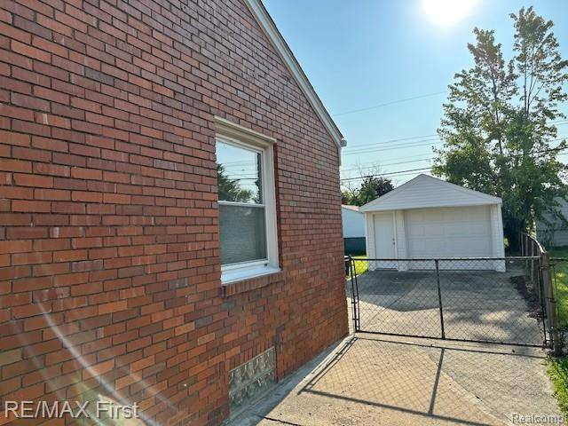 Roseville, MI 48066 7423,28860 FOUNTAIN Street