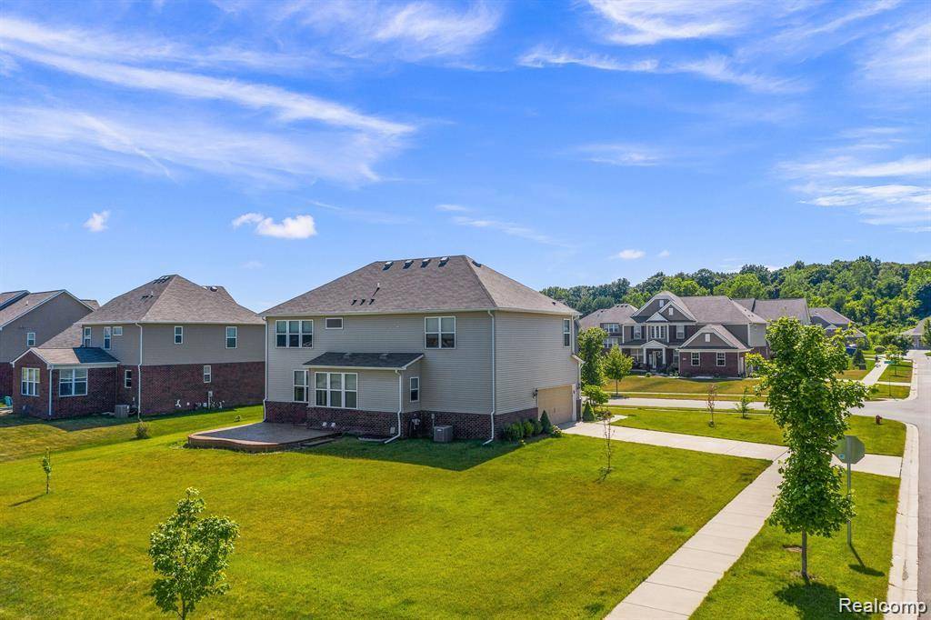 Lake Orion, MI 48360 1249,2017 Gunnison Street