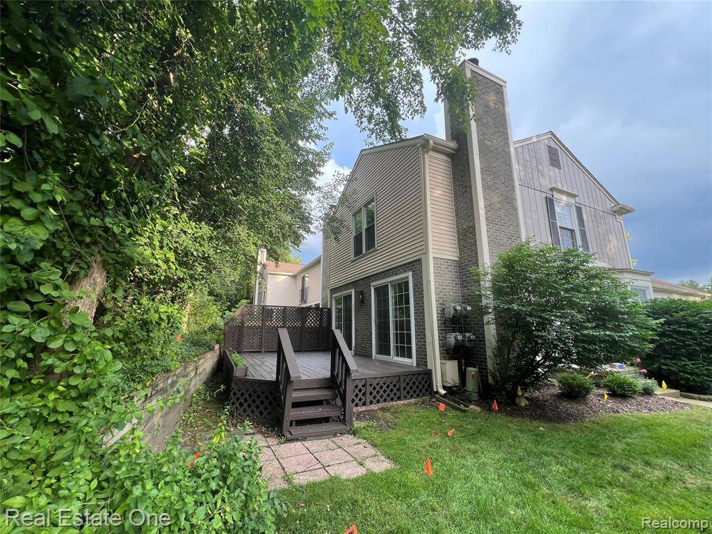 Rochester Hills, MI 48306 4222,1564 Gas Light Lane