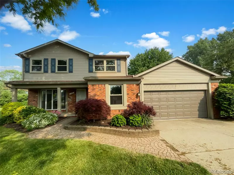 830 Dartmouth Drive, Rochester Hills, MI 48307 4525