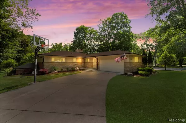 31560 Rocky Crest, Farmington Hills, MI 48336 1832
