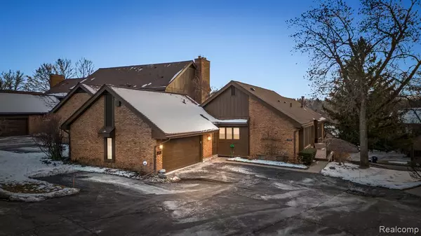 Bloomfield Hills, MI 48302 1711,1869 CHIPPING Way