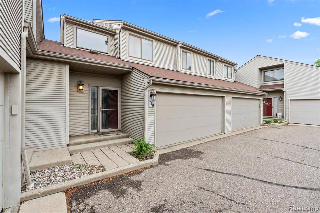 Rochester Hills, MI 48307 4533,740 Eastbridge Court