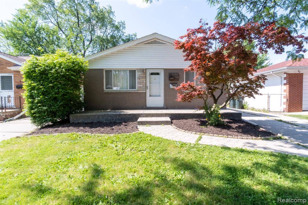 21806 Trombly Street, Saint Clair Shores, MI 48080 3975