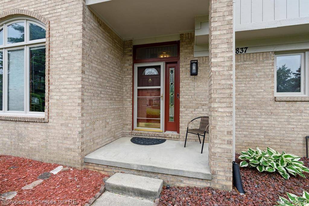 Farmington Hills, MI 48335 5413,36837 ASHOVER Drive