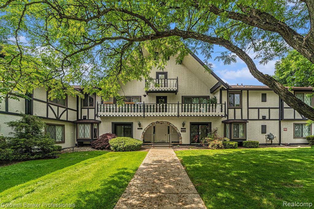 42160 Woodward Avenue, Bloomfield Hills, MI 48304 5161