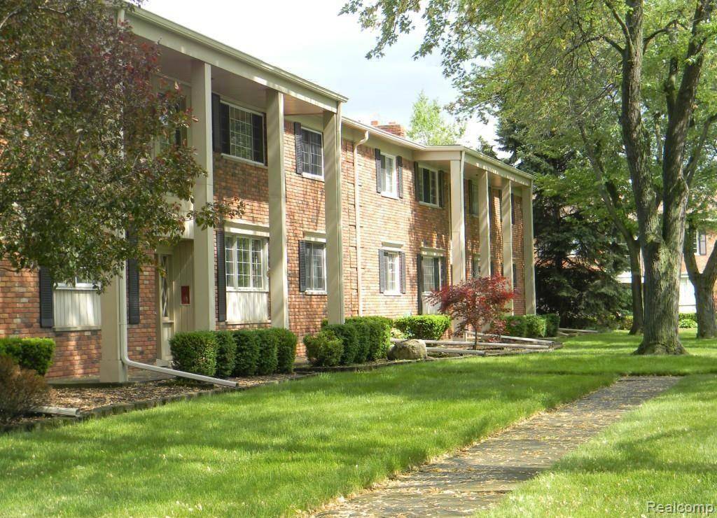 Bloomfield Village, MI 48304 5140,42478 Woodward Avenue Avenue