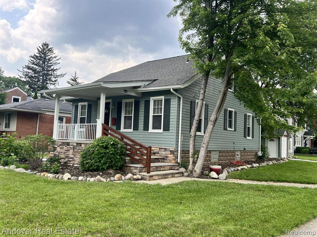 1402 Catalpa Drive, Royal Oak, MI 48067 1131