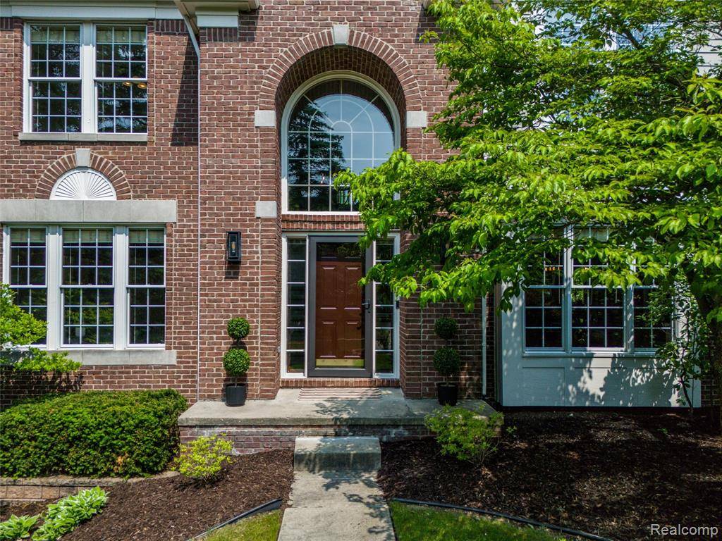 Northville, MI 48168 4358,17590 White Pine Court