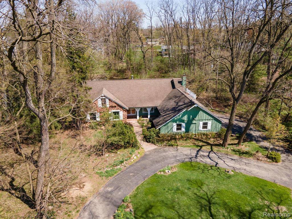 West Bloomfield, MI 48322 3942,6609 Bloomfield Lane