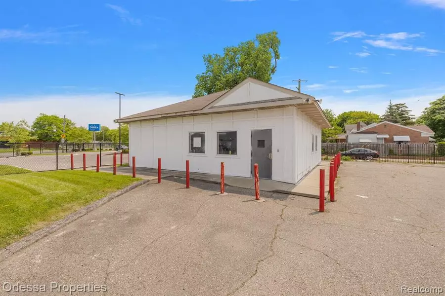 11600 Kelly Road, Detroit, MI 48224 1535