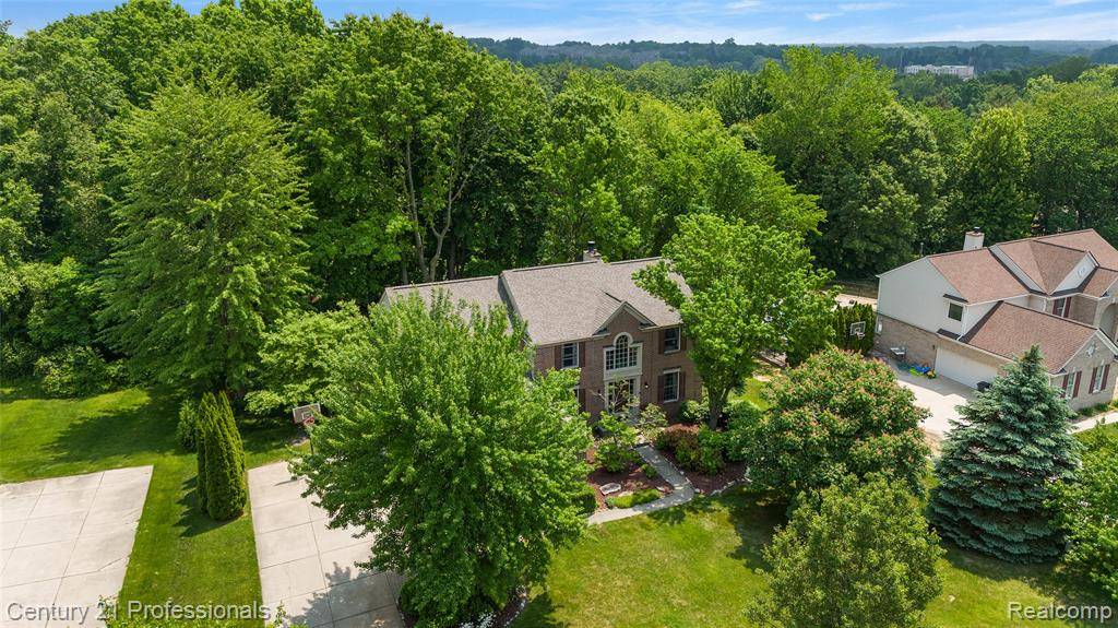 Clarkston, MI 48348 4762,7363 Oakstone Drive
