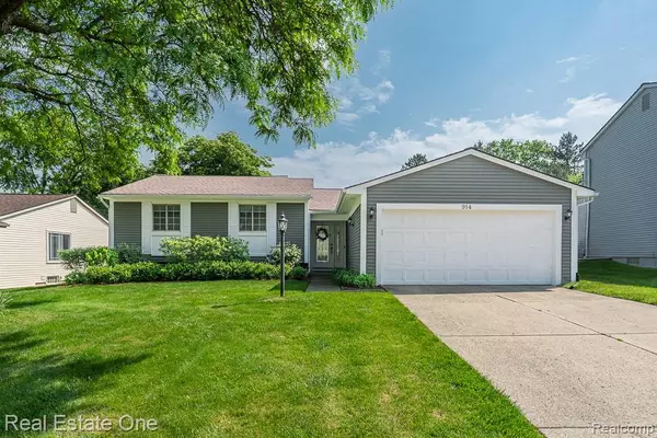 Rochester Hills, MI 48307 3352,914 Dressler Lane